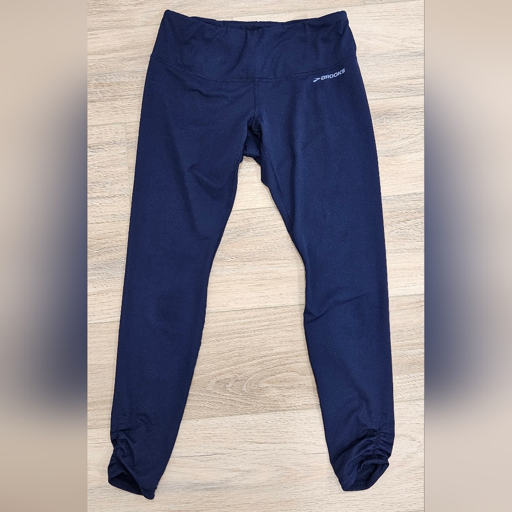 Brooks Navy 7/8 Tight Cinched Ankle Size M